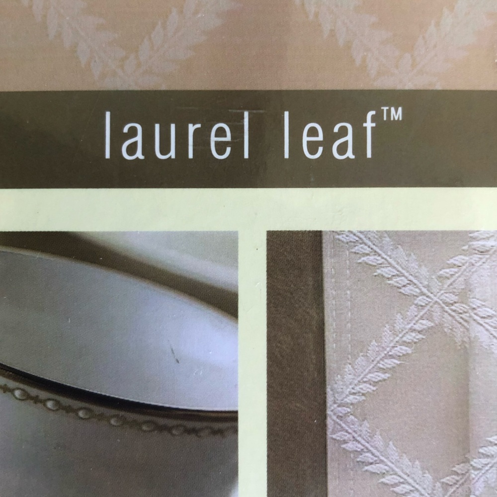 New LENOX laurel leaf Oblong Tablecloth
70 x 86” - Picture 4 of 11